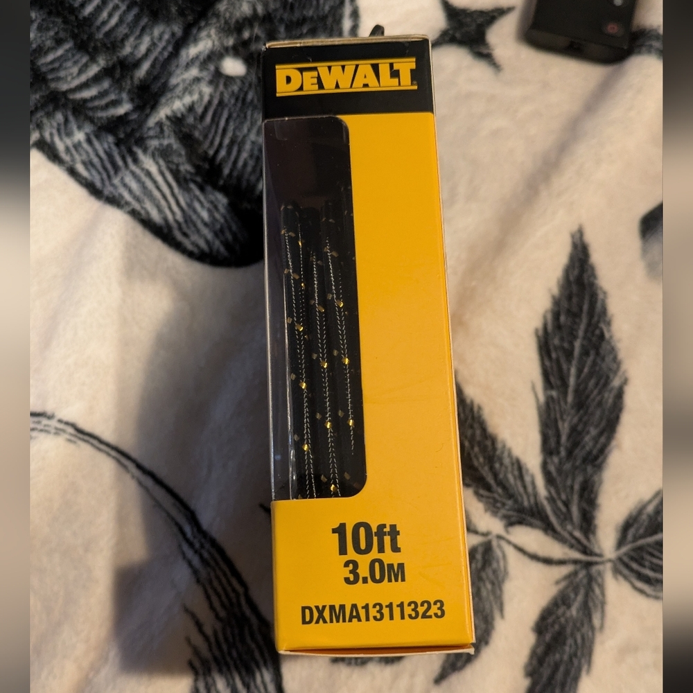 DeWalt 10ft Micro-USB to USB Cable - Black and Yellow - Picture 3 of 4